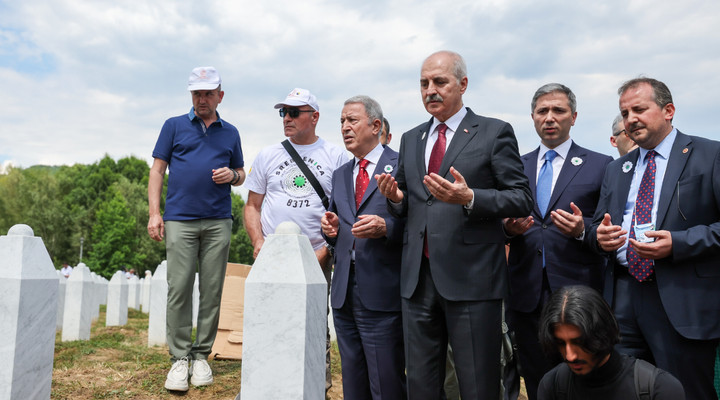 TBMM Başkanı Kurtulmuş, Srebrenitsa Soykırımı'nın 7 Kurbanının Defin Törenine Katıldı