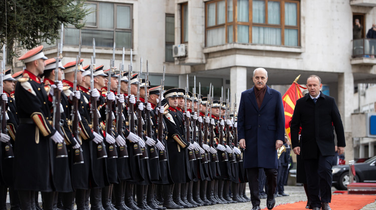 TBMM Başkanı Kurtulmuş, Kuzey Makedonya'da Mevkidaşı Gaşi Tarafından Resmi Törenle Karşılandı