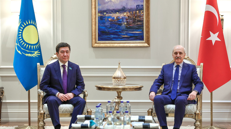 TBMM Başkanı Kurtulmuş, İstanbul’da Kazakistan Parlamentosu Meclis Başkanı Koşanov İle Görüştü
