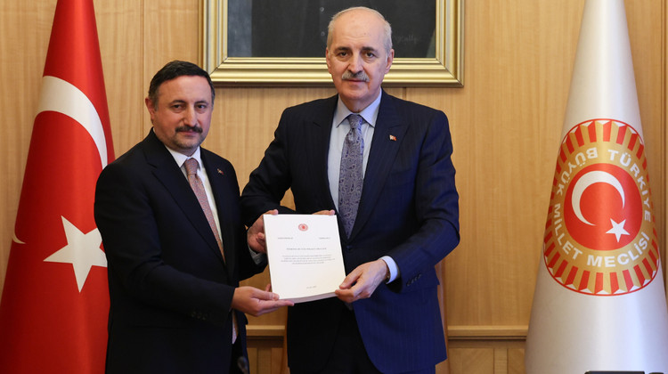 Balıkçılık Ve Su Ürünleri Araştırma Komisyonu, Raporunu TBMM Başkanı Kurtulmuş'a Sundu