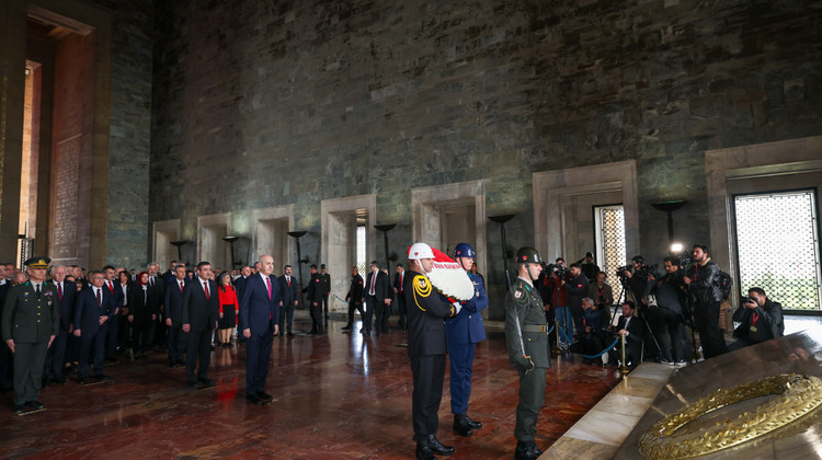 TBMM Başkanı Kurtulmuş Başkanlığındaki Devlet Erkanı, Anıtkabir'i Ziyaret Etti