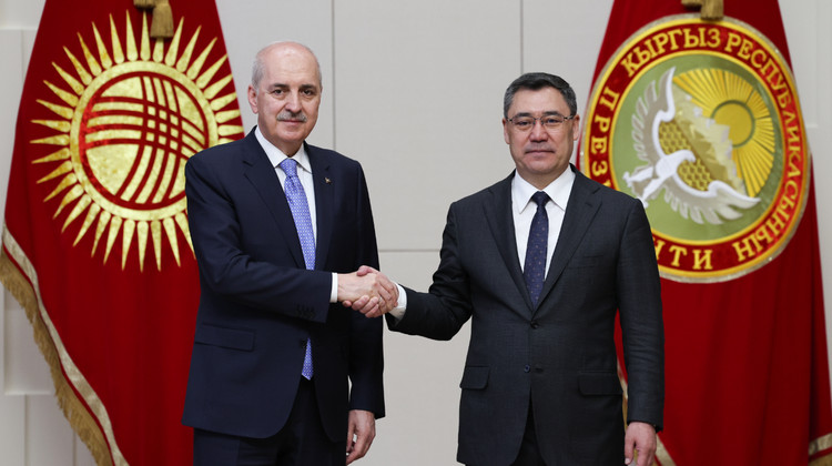 Kırgızistan Cumhurbaşkanı Caparov, TBMM Başkanı Kurtulmuş'u Kabul Etti