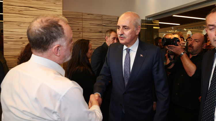 TBMM Başkanı Kurtulmuş'tan, TBMM Başkanvekili Önder'in Tedavi Gördüğü Hastaneye Ziyaret