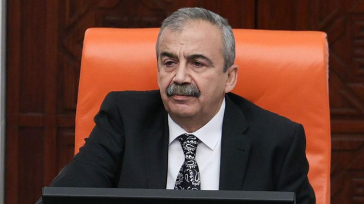 TBMM Başkanı Kurtulmuş'tan, Tbmm Başkanvekili Önder'e Geçmiş Olsun Mesajı
