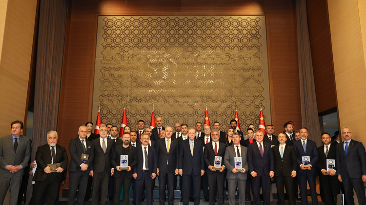 TBMM Başkanı Kurtulmuş, "10. Anadolu Medya Ödülleri" Törenine Katıldı