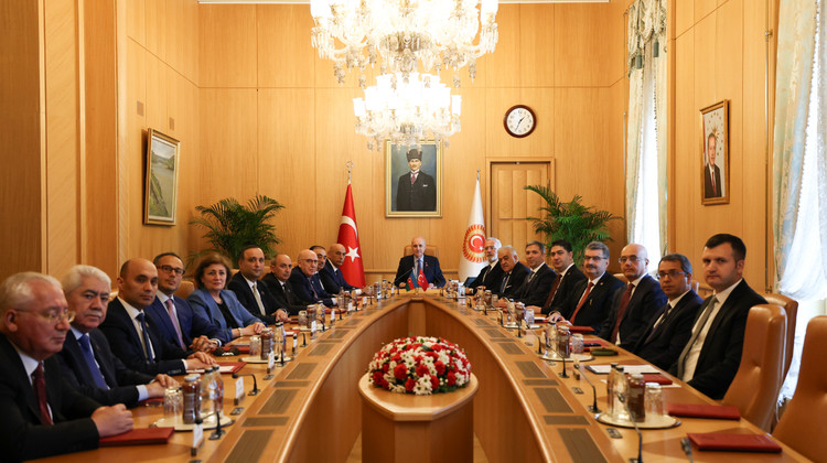 TBMM Başkanı Kurtulmuş, Azerbaycan Cumhurbaşkanlığı Siyasi Partiler Ve Yasama Erki İle İlişkiler Başkanı Veliyev’i Kabul Etti