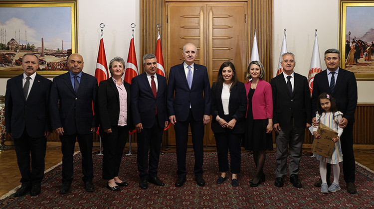 TBMM BAŞKANI KURTULMUŞ, MECLİS PERSONELİYLE BAYRAMLAŞTI