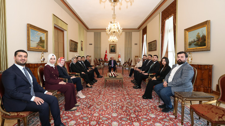 TBMM Başkanı Kurtulmuş, Ak Parti Gençlik Kolları Başkanı Yusuf İbiş'i Kabul Etti