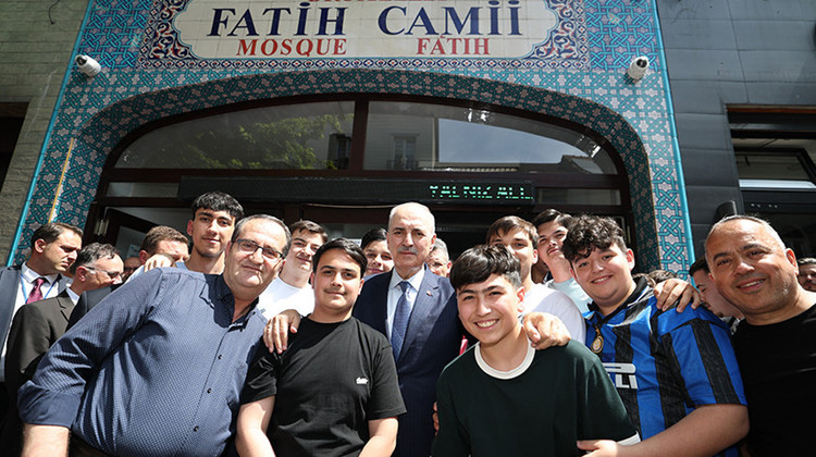 TBMM Başkanı Kurtulmuş, Belçika Diyanet Vakfı’nı Ziyaret Etti