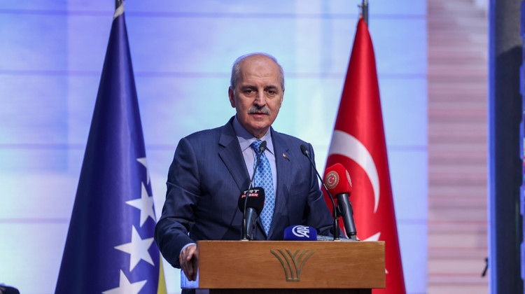 TBMM Başkanı Kurtulmuş, Bosna Hersek’te “Yer Altında” Sergisinin Açılışında Konuştu