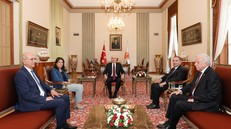 TBMM Başkanı Kurtulmuş, Meclis Başkanvekillerini Kabul Etti