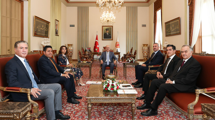 TBMM Başkanı Kurtulmuş, Siyasi Partilerin Grup Başkanvekillerini Kabul Etti