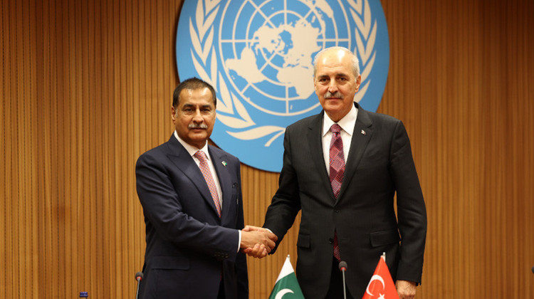 TBMM BAŞKANI KURTULMUŞ, PAKİSTAN ULUSAL MECLİS BAŞKANI SADIK İLE GÖRÜŞTÜ