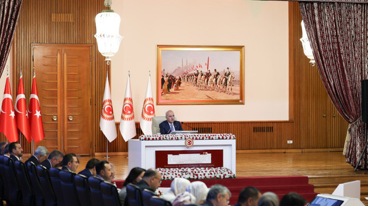 MİLLİ DAYANIŞMA, KARDEŞLİK VE DEMOKRASİ KOMİSYONU, TBMM BAŞKANI KURTULMUŞ BAŞKANLIĞINDA TOPLANDI