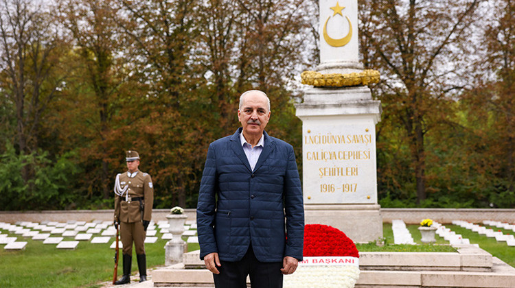 TBMM Başkanı Kurtulmuş, Galiçya Türk Şehitliğini Ziyaret Etti
