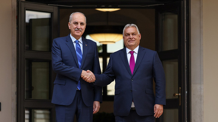 TBMM Başkanı Kurtulmuş, Macaristan Başbakanı Orban ile Görüştü