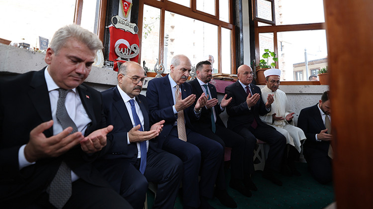 TBMM Başkanı Kurtulmuş, Balıkesir’de Vatandaşlarla Bir Araya Geldi