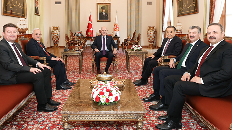TBMM Başkanı Kurtulmuş, AK Parti Aksaray Milletvekilleri İle Beraberindeki Heyeti Kabul Etti