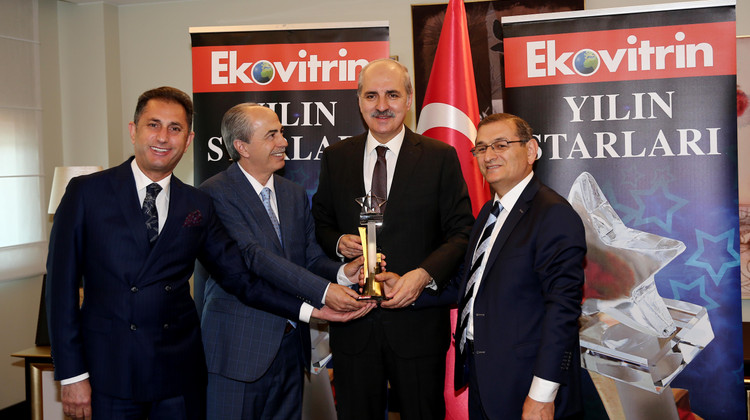 Kurtulmuş'a "yılın bakanı" ödülü