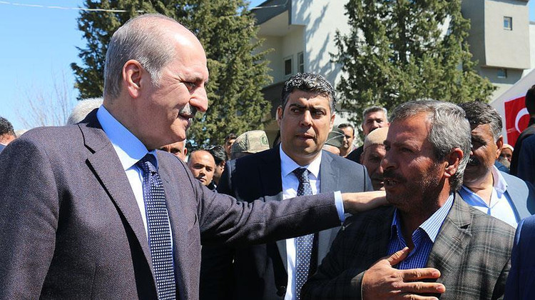 Kurtulmuş, Samsat’taki depremzedeleri ziyaret etti