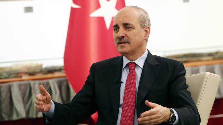 Sur'da bütün tarihi binalar aslına uygun yapılacak