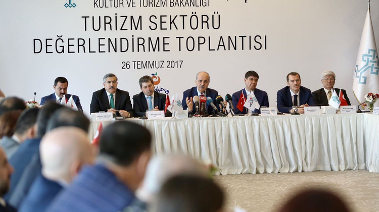 2016 yılı Mayıs ayına göre turizm gelirlerinde yüzde 16'lık bir artış söz konusu