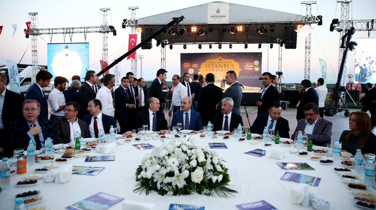 Kurtulmuş, İstanbul’da yaşayan Ordulular ile iftar yaptı