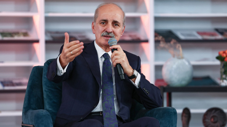 TBMM BAŞKANI KURTULMUŞ, “TÜRKİYE YÜZYILI’NDA YENİ ANAYASA KONFERANSI”NDA KONUŞTU