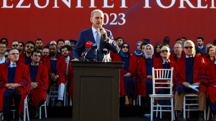 TBMM BAŞKANI KURTULMUŞ, İBN HALDUN ÜNİVERSİTESİ MEZUNİYET TÖRENİ'NE KATILDI