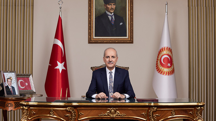 TBMM BAŞKANI KURTULMUŞ'TAN İZMİR'DEKİ ORMAN YANGININA İLİŞKİN GEÇMİŞ OLSUN MESAJI