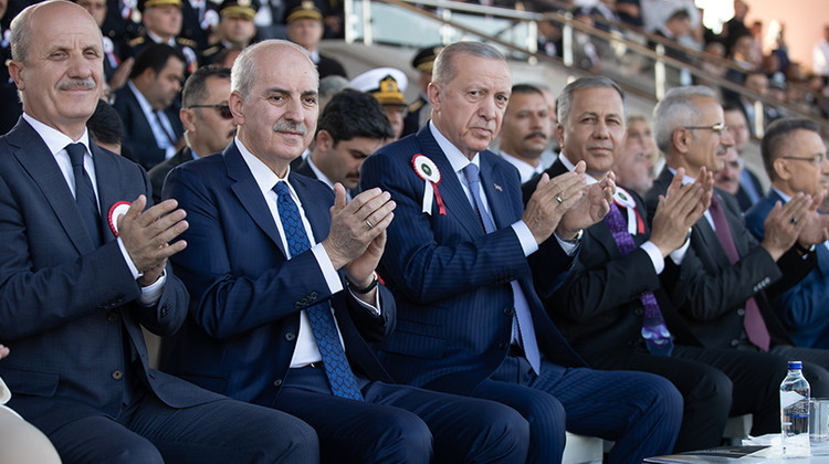  TBMM BAŞKANI KURTULMUŞ, POLİS AKADEMİSİ MEZUNİYET TÖRENİ'NE KATILDI