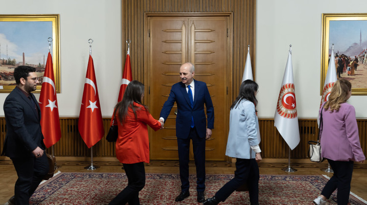 TBMM BAŞKANI KURTULMUŞ, MECLİS PERSONELİYLE BAYRAMLAŞTI