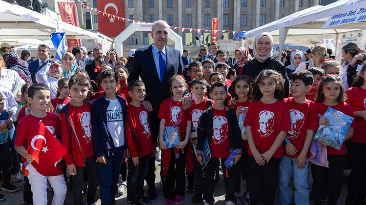 TBMM BAŞKANI KURTULMUŞ, “MECLİS BAHÇESİ ÇOCUK BAHÇESİ VE BİLİM ŞENLİĞİ" ETKİNLİK ALANINI GEZDİ