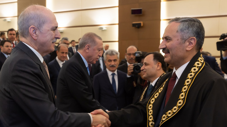 TBMM BAŞKANI KURTULMUŞ, ANAYASA MAHKEMESİ ÜYELİĞİNE SEÇİLEN AKÇİL’İN YEMİN TÖRENİNE KATILDI