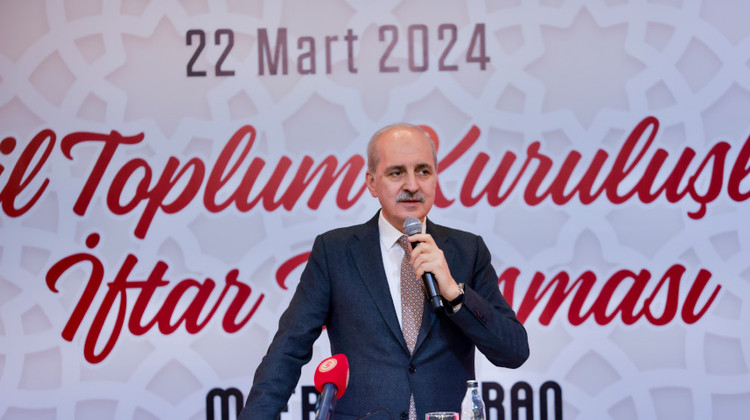 TBMM BAŞKANI KURTULMUŞ, FATİH’TE SİVİL TOPLUM KURULUŞLARIYLA İFTARDA BİR ARAYA GELDİ