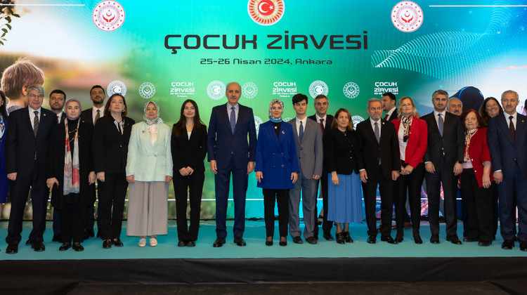 TBMM BAŞKANI KURTULMUŞ, ÇOCUK ZİRVESİ'NDE KONUŞTU