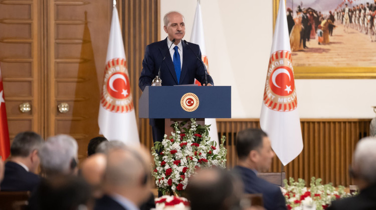 TBMM BAŞKANI KURTULMUŞ, BÜYÜKELÇİLERLE İFTAR PROGRAMINDA BİR ARAYA GELDİ